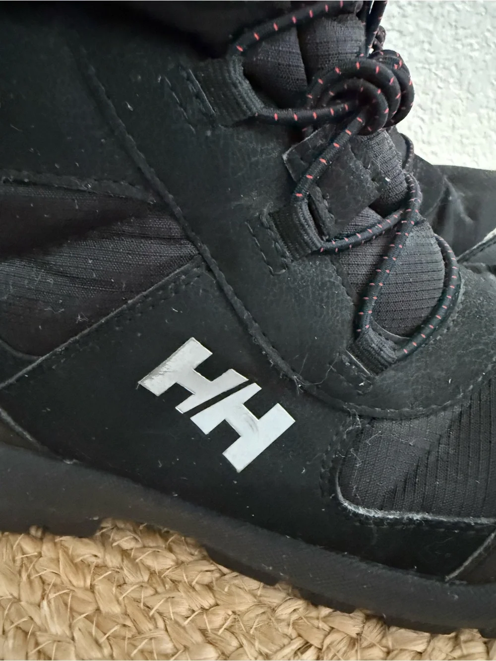 Helly Hansen Kids Black Insulated Snow Boots with Faux-Fur Cuff Size 4